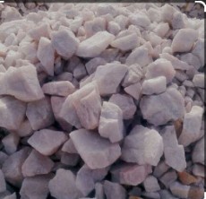 کلوخه و بادامی