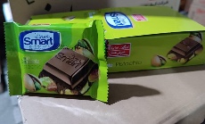 شکلات با مغز پسته شیرین عسل